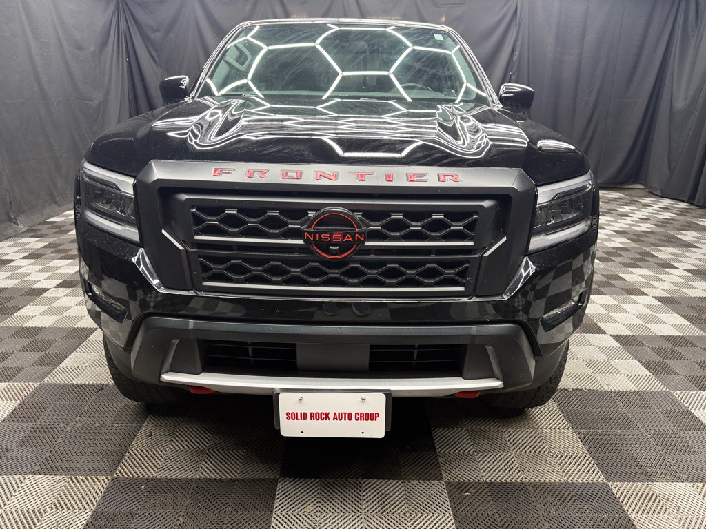 2022 Nissan Frontier Image 2