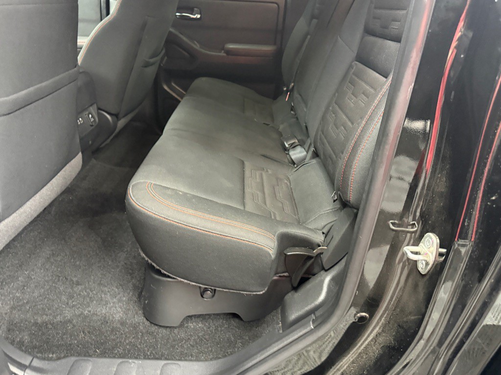 2022 Nissan Frontier Image 16