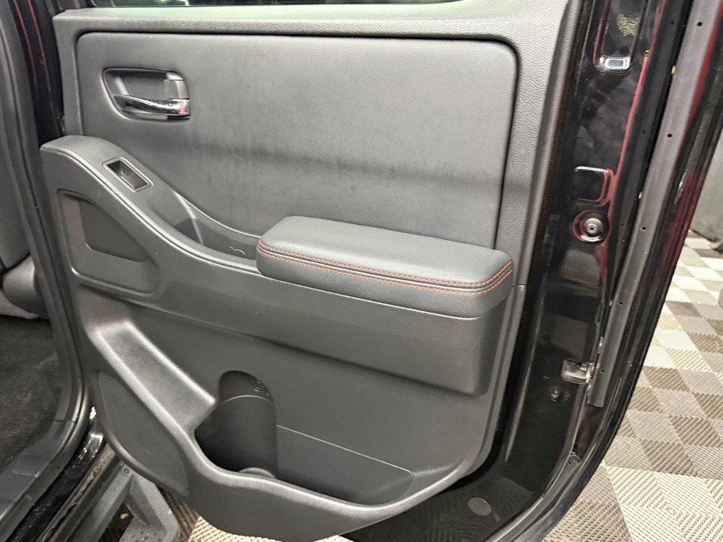 2022 Nissan Frontier Image 21