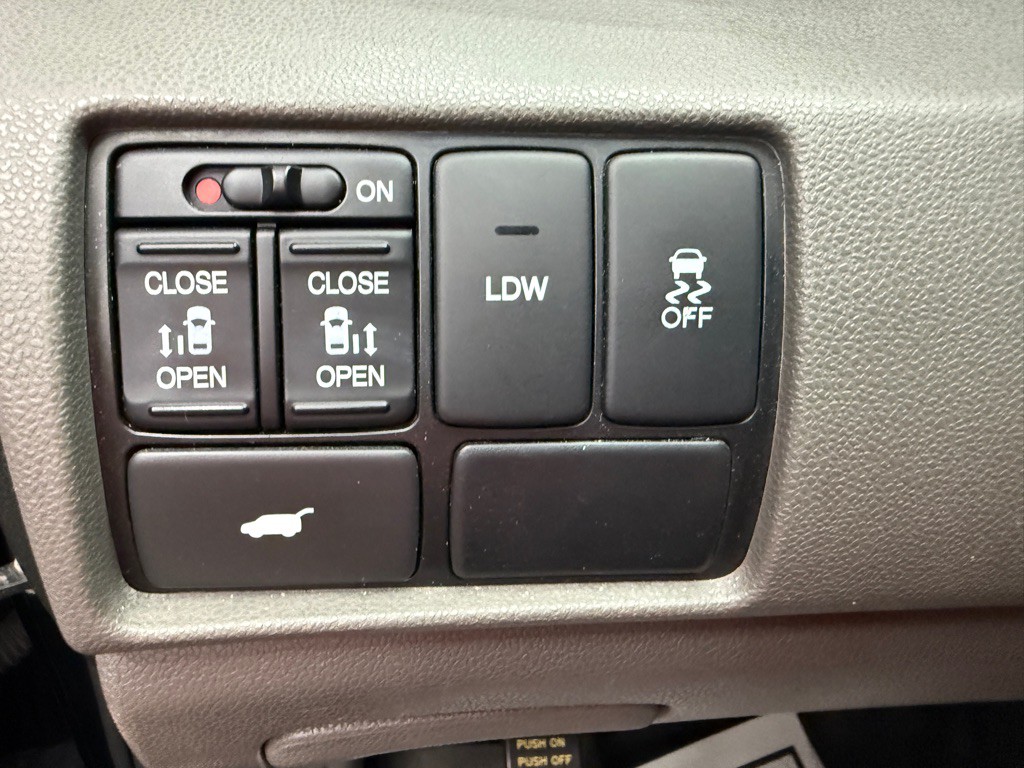 2014 Honda Odyssey Image 15