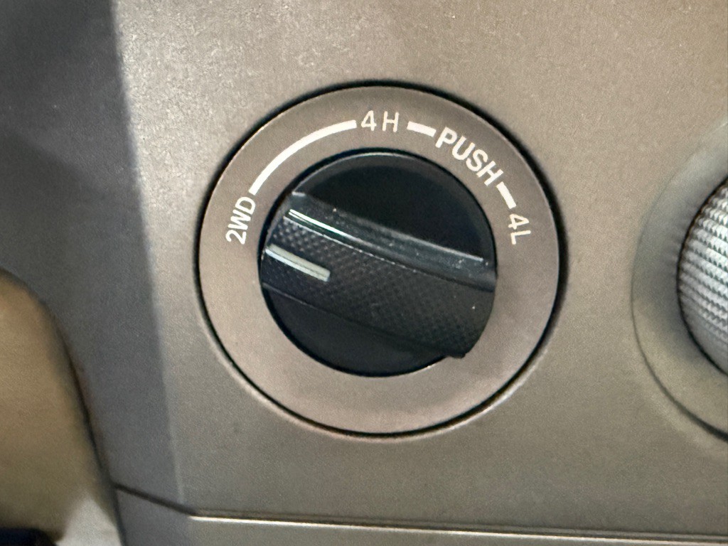 2010 Toyota Tundra Image 12