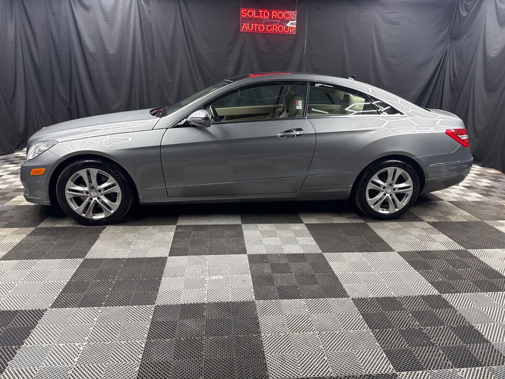 2010 Mercedes-Benz E-Class Image 6