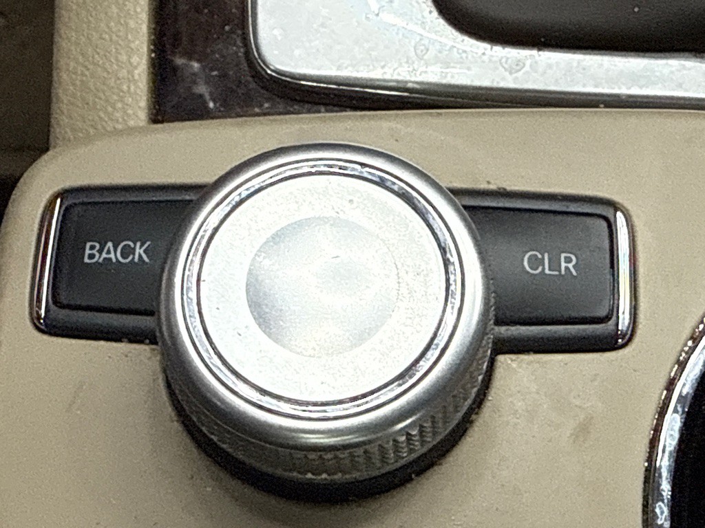 2010 Mercedes-Benz E-Class Image 11