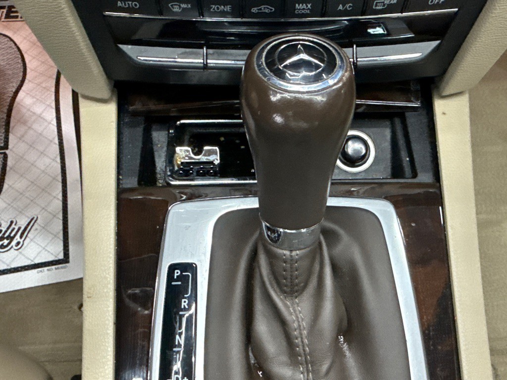 2010 Mercedes-Benz E-Class Image 13