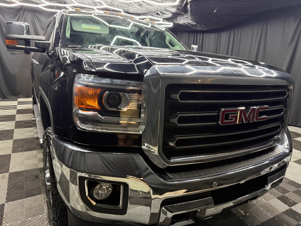 2017 GMC Sierra Image 1