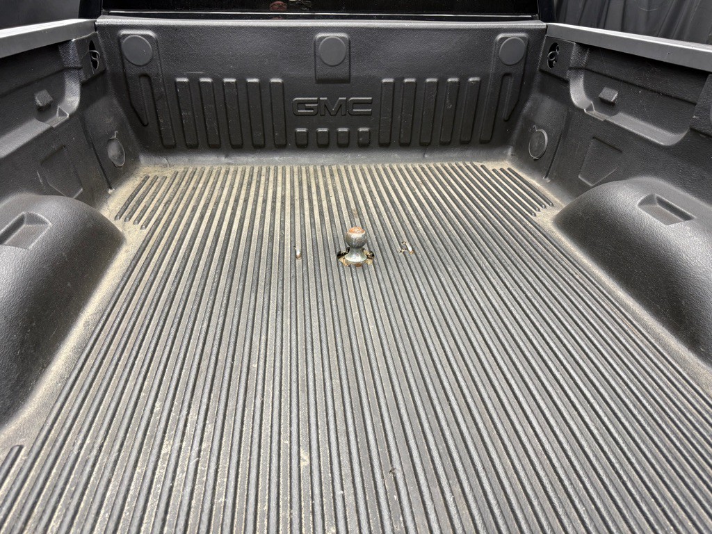 2017 GMC Sierra Image 8