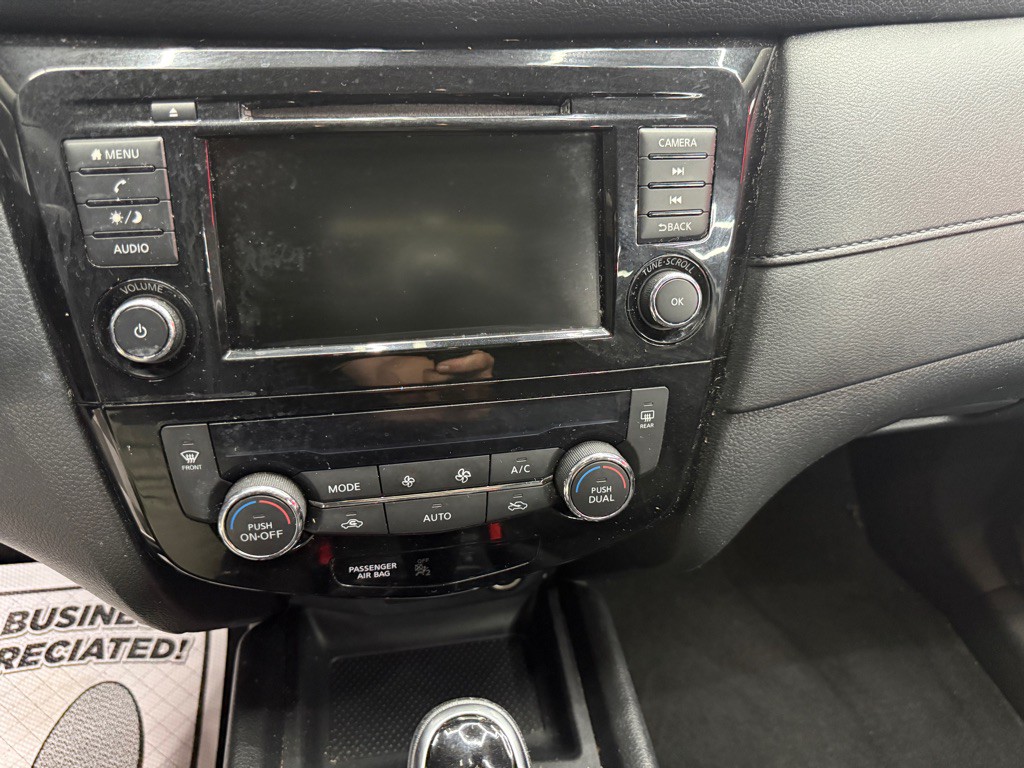 2019 Nissan Rogue Image 11