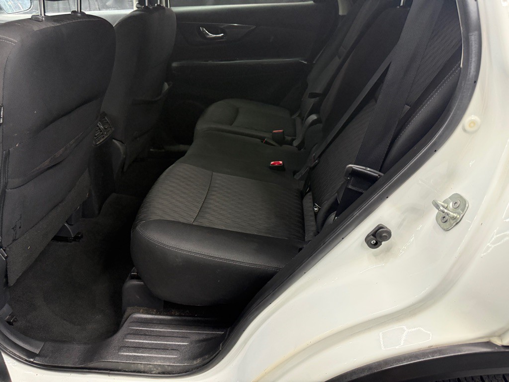 2019 Nissan Rogue Image 15