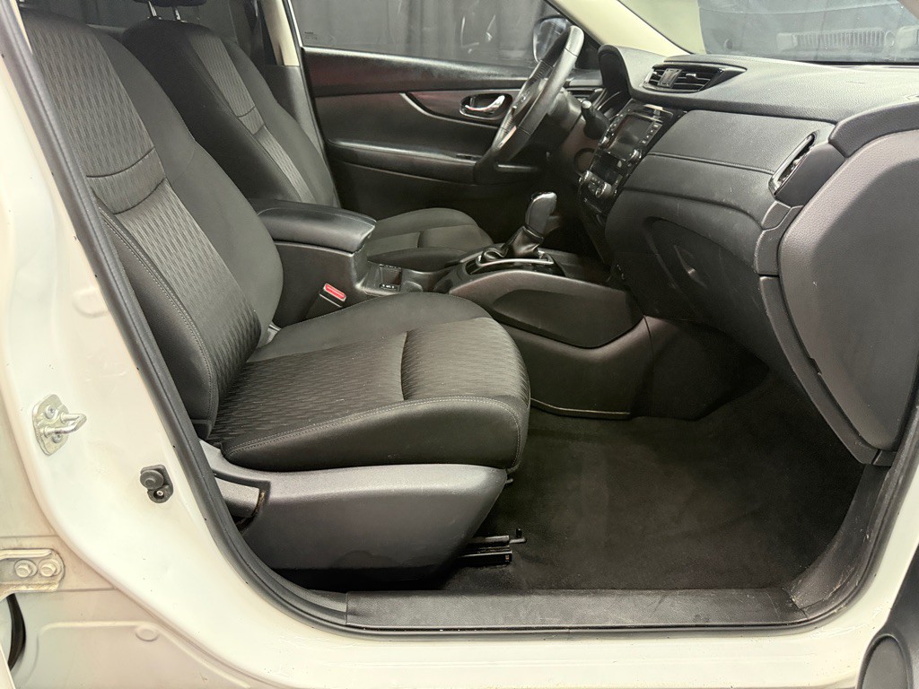 2019 Nissan Rogue Image 18