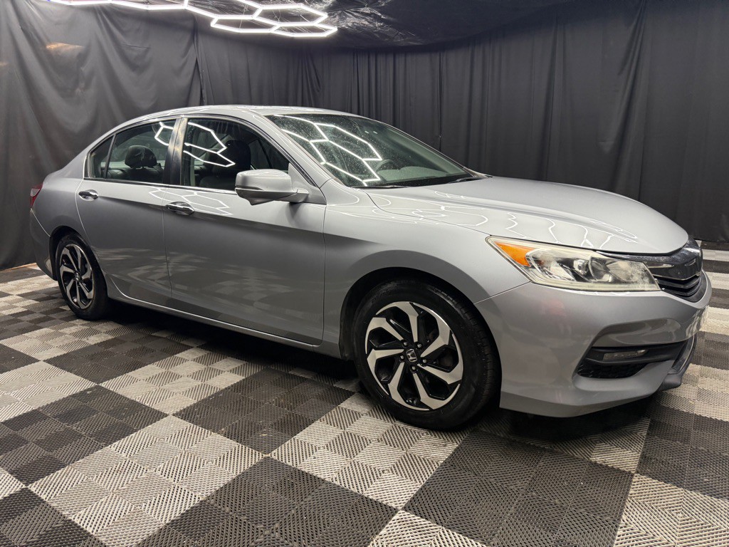 2017 Honda Accord Image 4