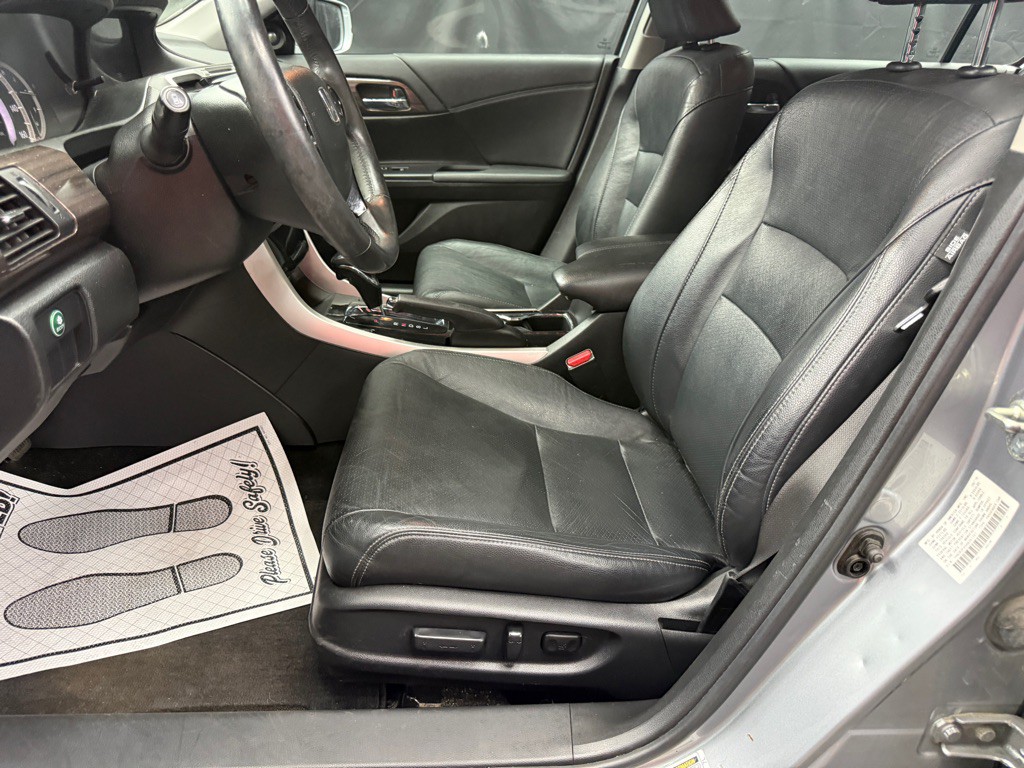 2017 Honda Accord Image 8