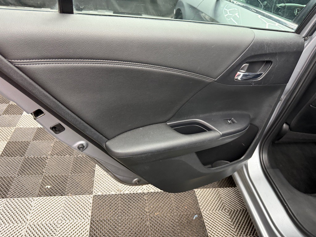 2017 Honda Accord Image 13