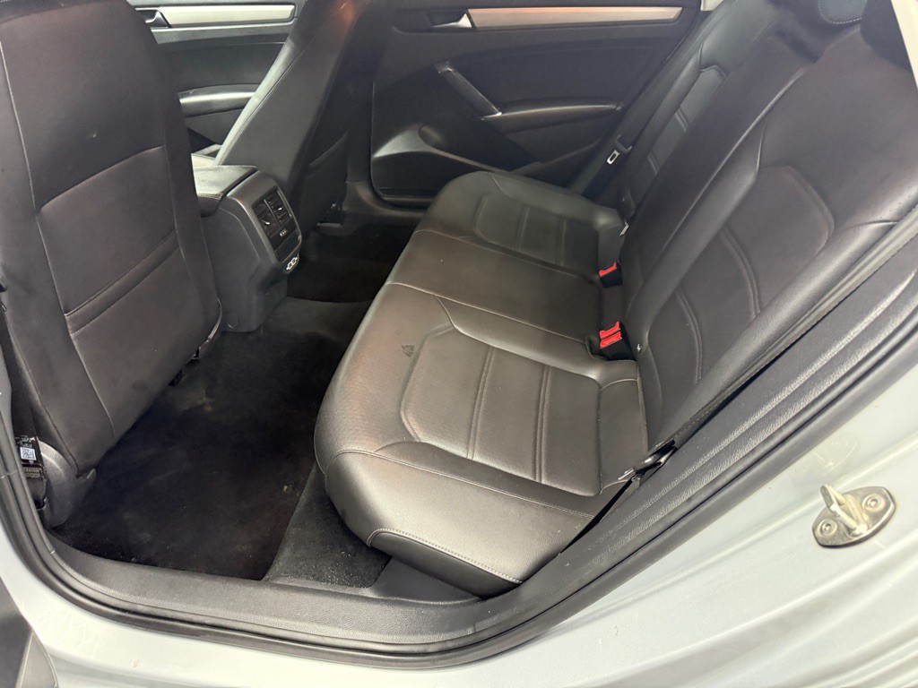 2020 Volkswagen Passat Image 13