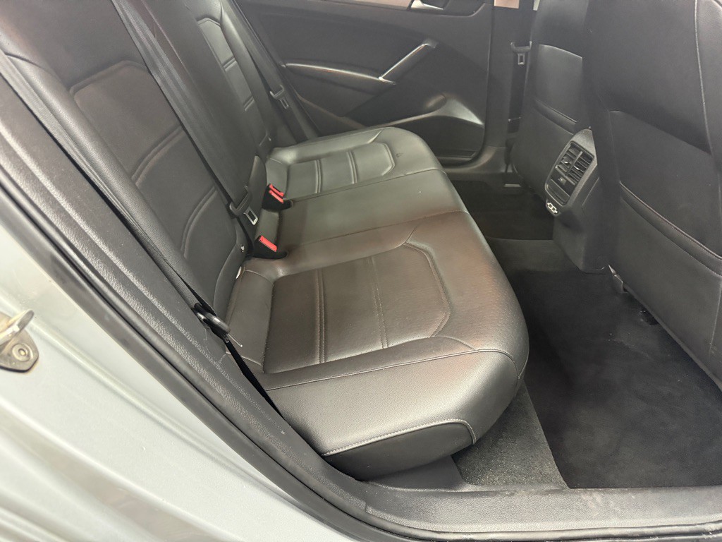 2020 Volkswagen Passat Image 18