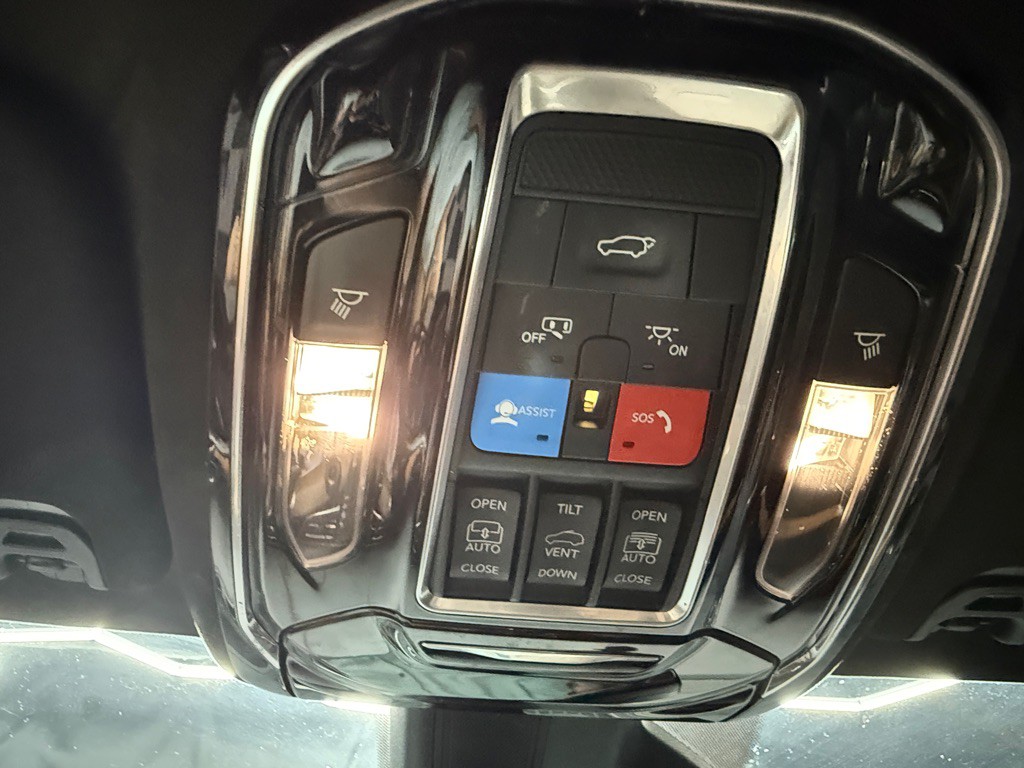 2022 Jeep Grand Cherokee Image 10