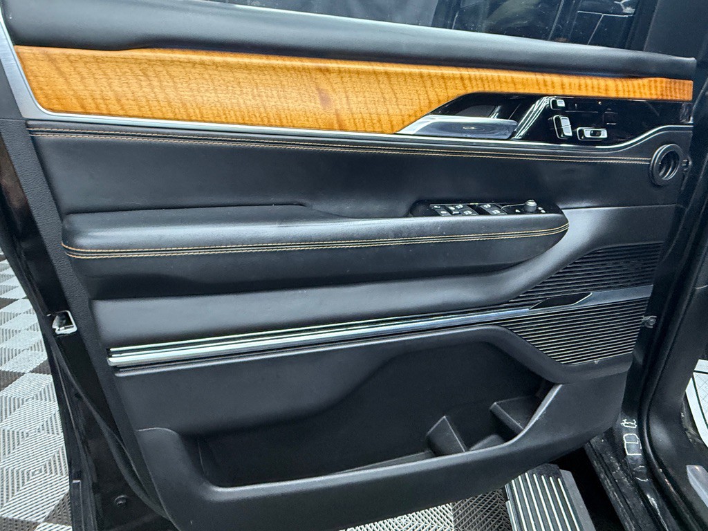 2022 Jeep Grand Cherokee Image 13