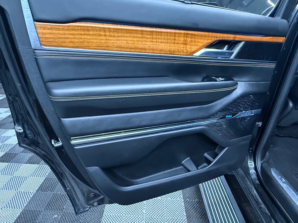 2022 Jeep Grand Cherokee Image 18