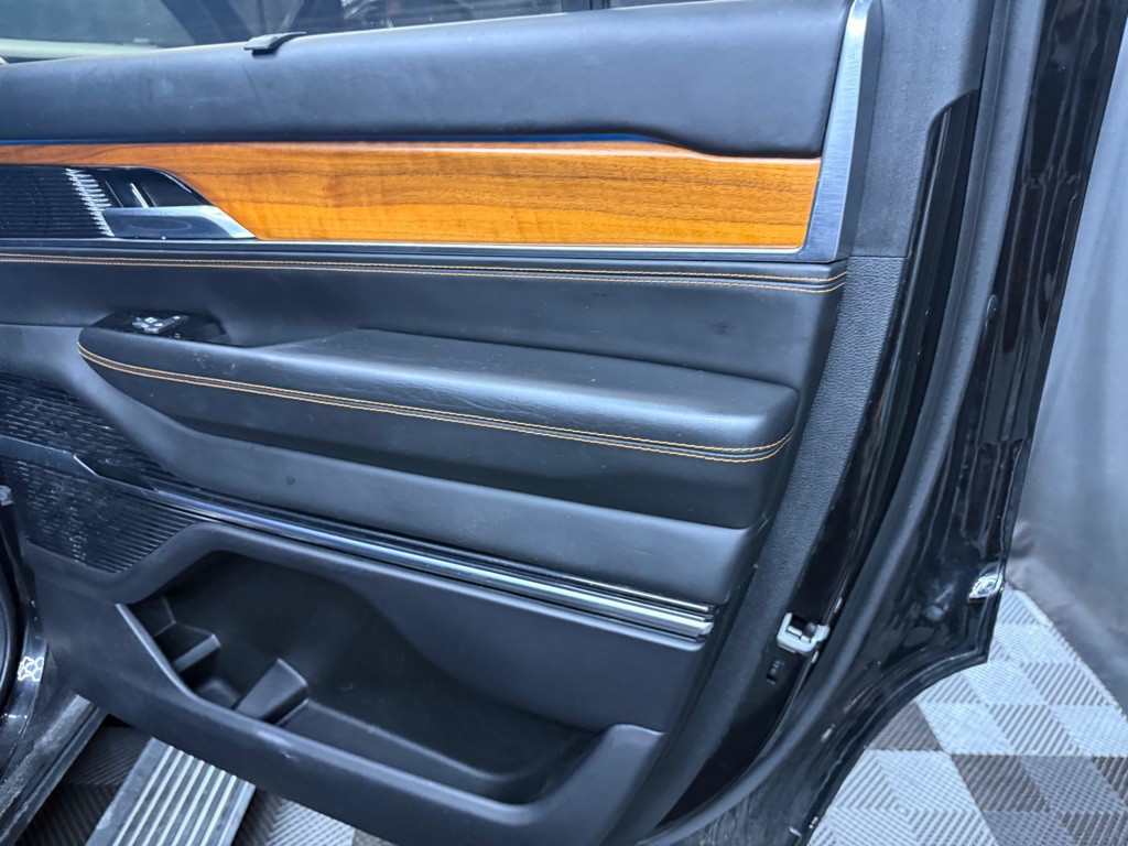 2022 Jeep Grand Cherokee Image 24
