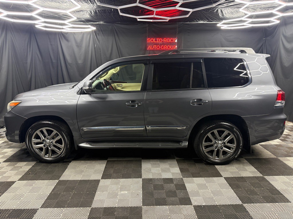 2013 Lexus LX Image 5