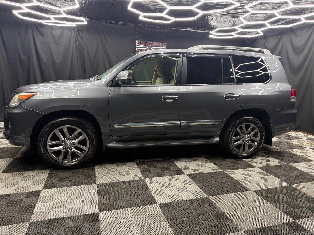 2013 Lexus LX Image 6