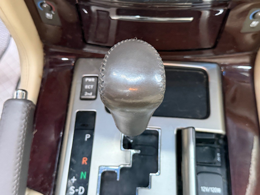 2013 Lexus LX Image 13