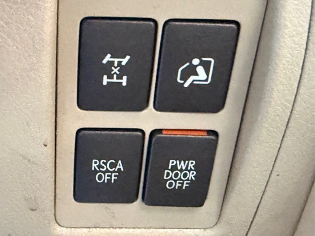 2013 Lexus LX Image 15