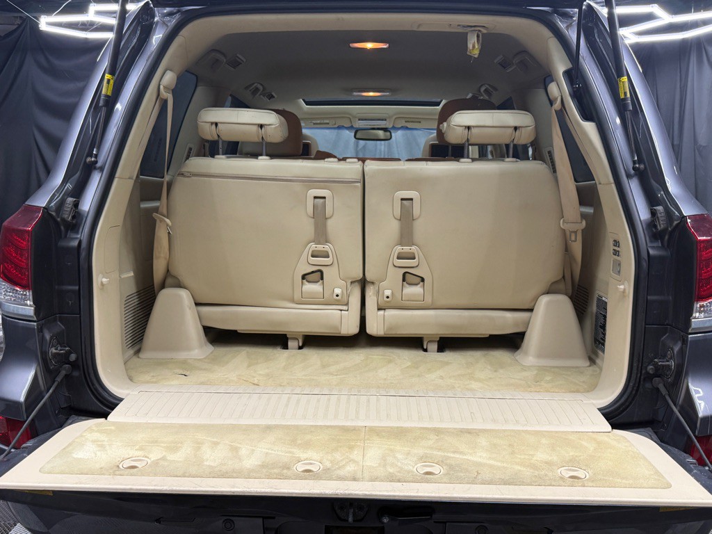 2013 Lexus LX Image 24