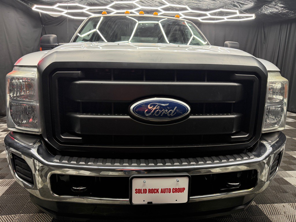2011 Ford F-250 Image 2