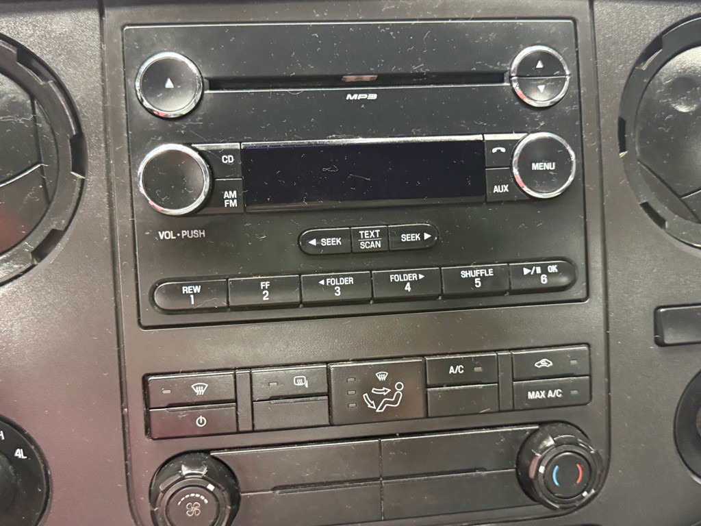 2011 Ford F-250 Image 12