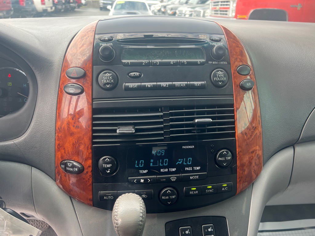 2009 Toyota Sienna Image 33