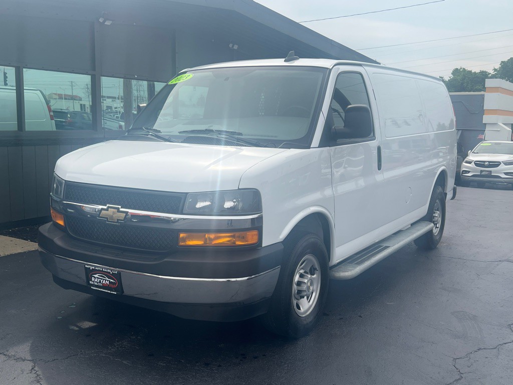 2023 Chevrolet Express Image 1