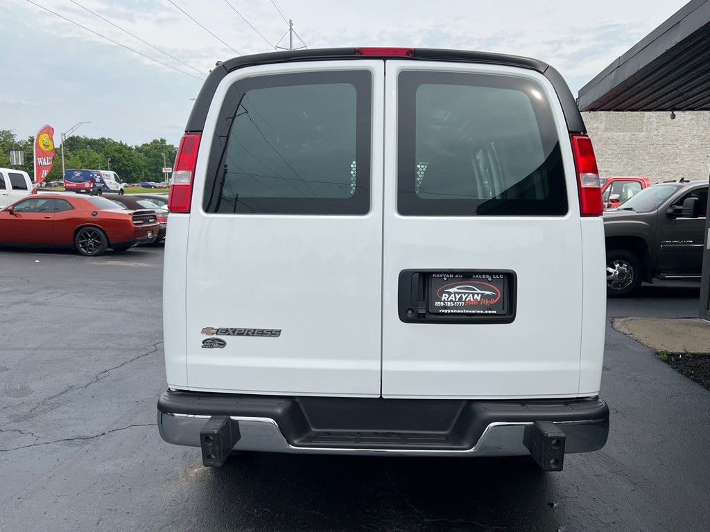 2023 Chevrolet Express Image 5
