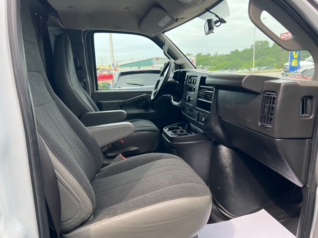 2023 Chevrolet Express Image 10