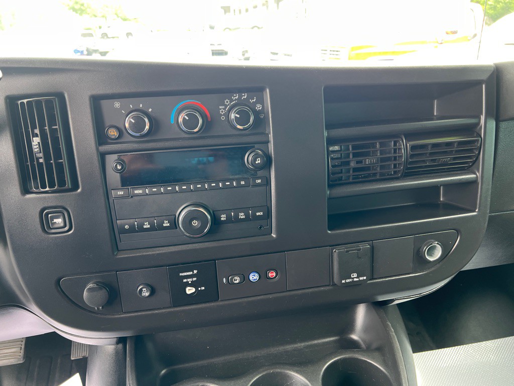 2023 Chevrolet Express Image 17