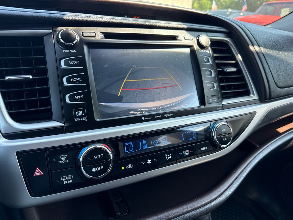 2019 Toyota Highlander Image 28