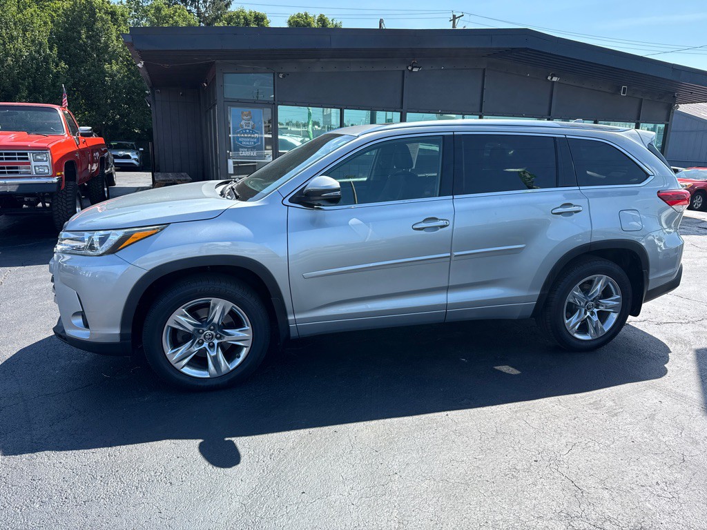 2019 Toyota Highlander Image 2