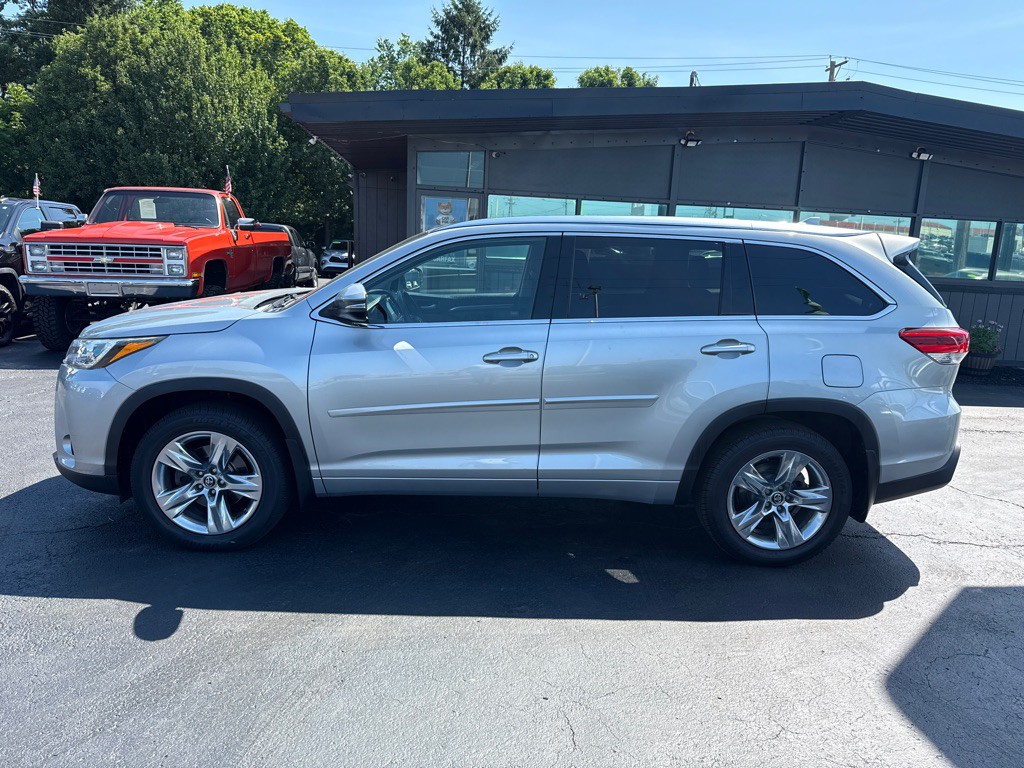 2019 Toyota Highlander Image 3
