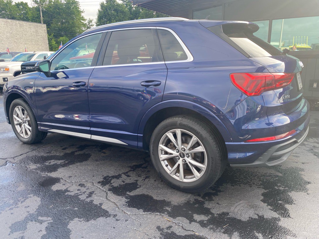 2022 Audi Q3 Image 2