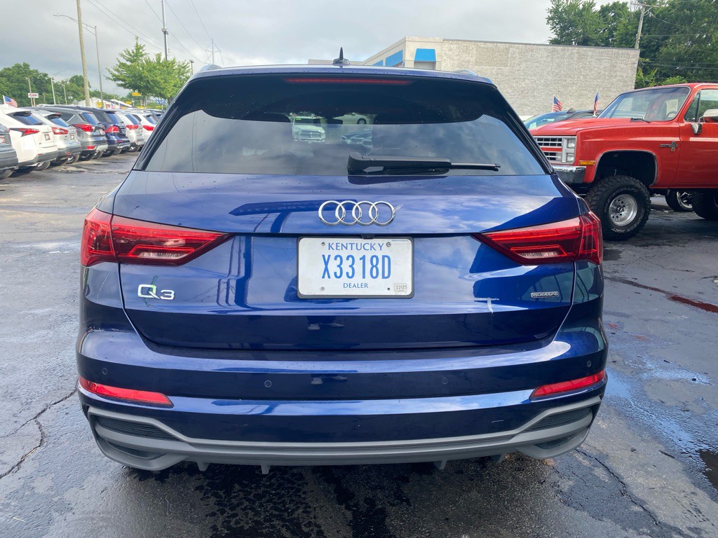 2022 Audi Q3 Image 3