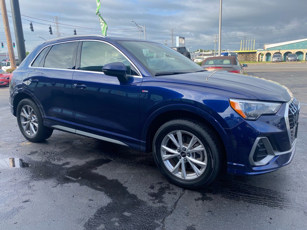 2022 Audi Q3 Image 4