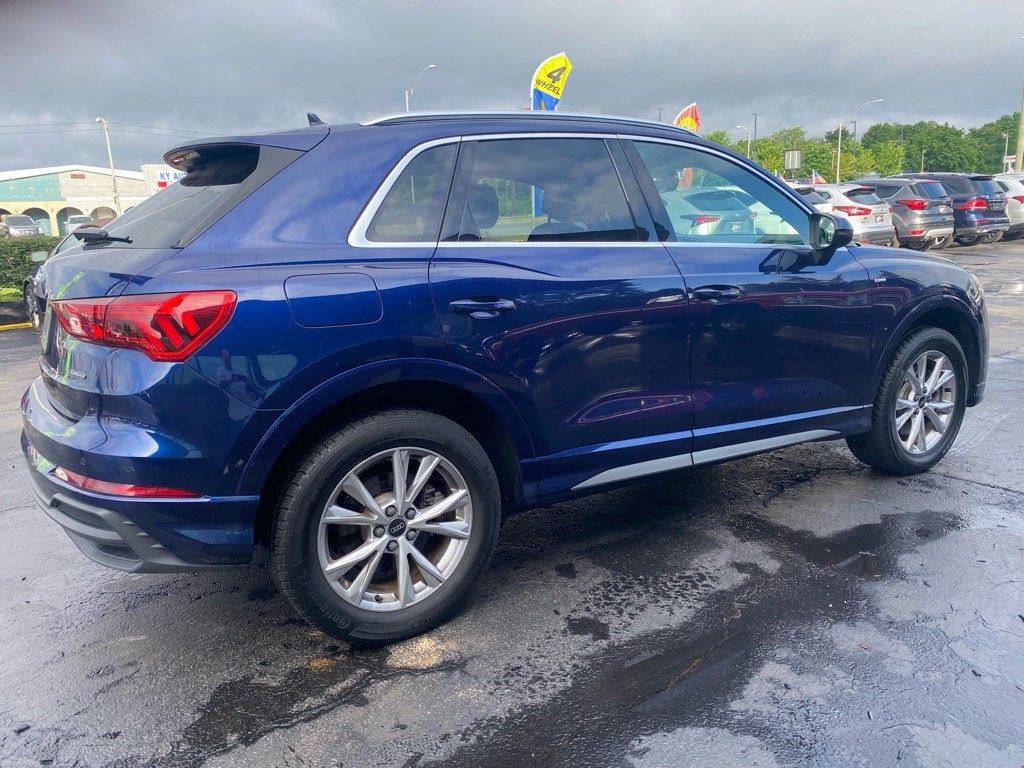 2022 Audi Q3 Image 5
