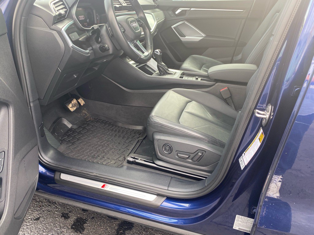 2022 Audi Q3 Image 7