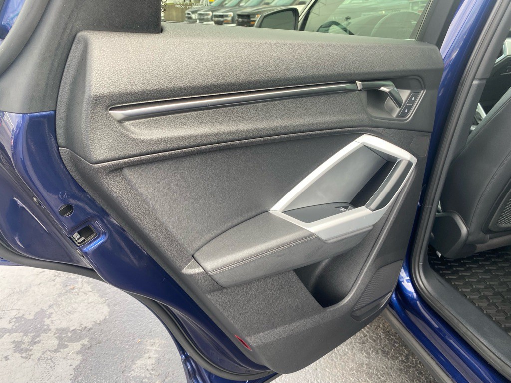 2022 Audi Q3 Image 12