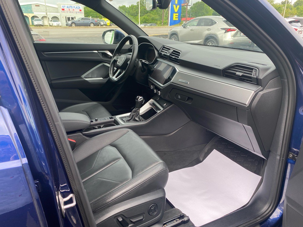 2022 Audi Q3 Image 17