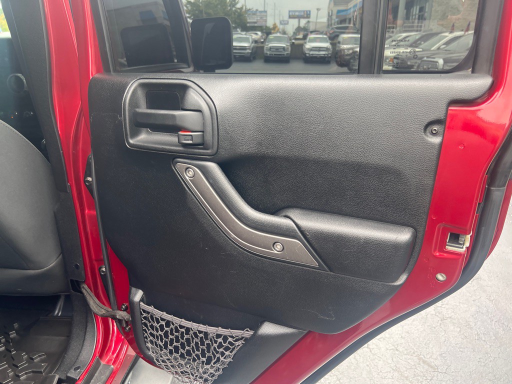 2012 Jeep Wrangler Unlimited Image 15