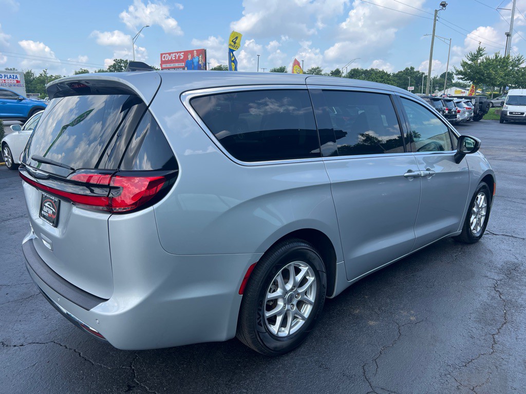 2023 Chrysler Pacifica Image 5