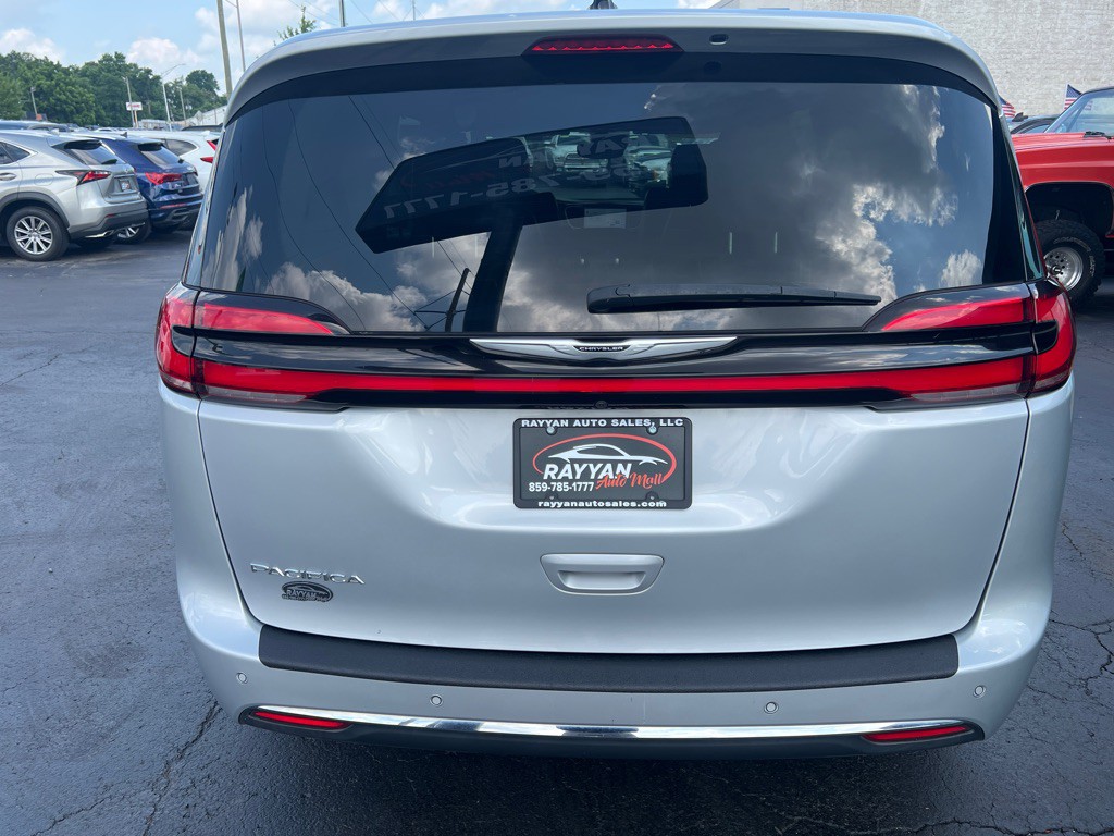 2023 Chrysler Pacifica Image 6
