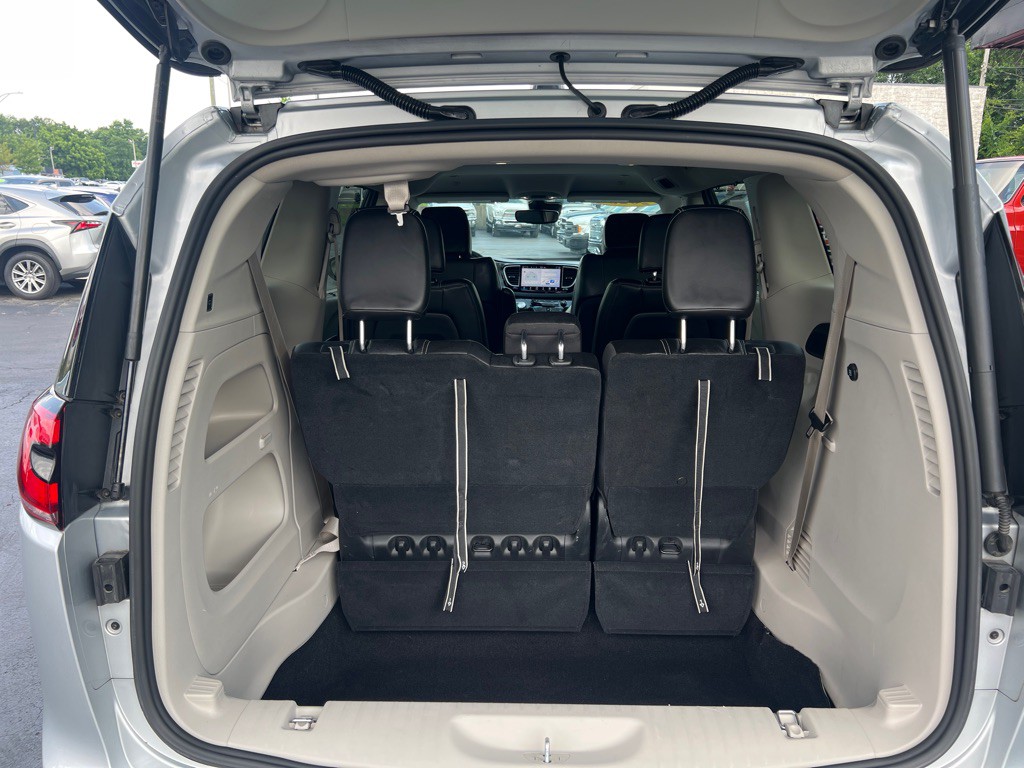 2023 Chrysler Pacifica Image 7