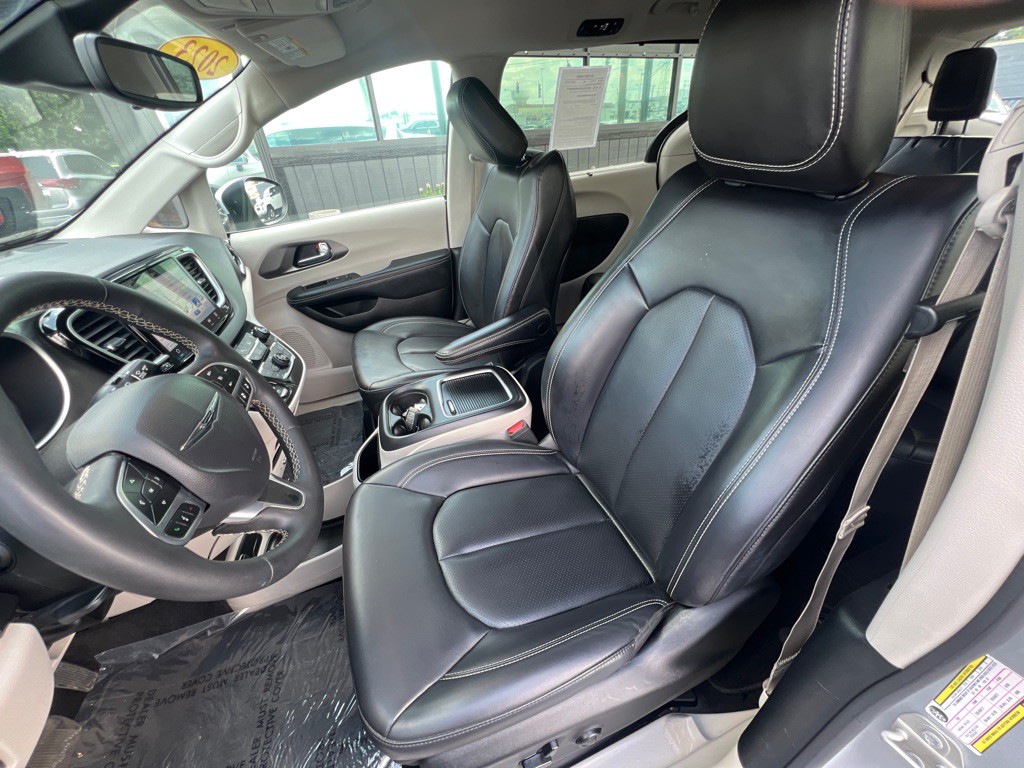 2023 Chrysler Pacifica Image 9