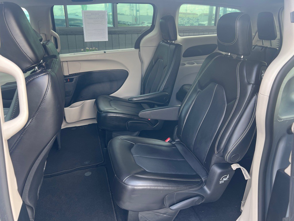 2023 Chrysler Pacifica Image 10
